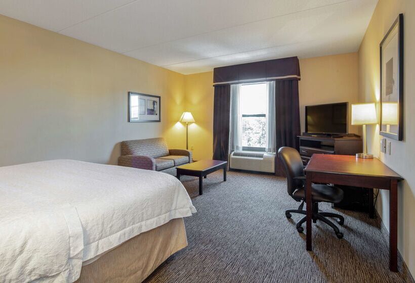 Отель Hampton Inn & Suites Burlington, Nc