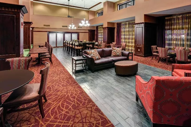 Отель Hampton Inn & Suites Chadds Ford