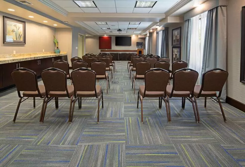 호텔 Hampton Inn Visalia