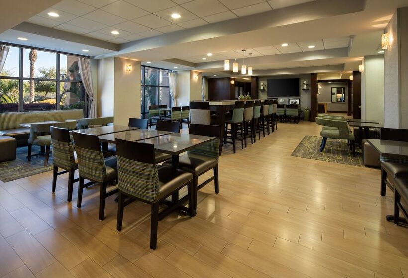 호텔 Hampton Inn Visalia