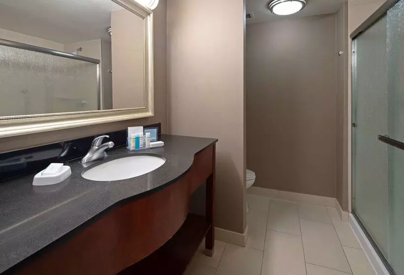 호텔 Hampton Inn Visalia