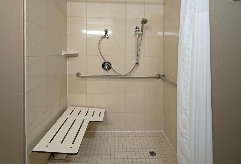 호텔 Hampton Inn Visalia