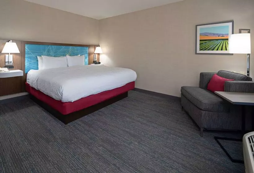 호텔 Hampton Inn Visalia