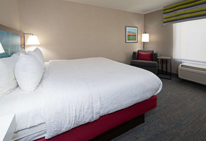 호텔 Hampton Inn Visalia