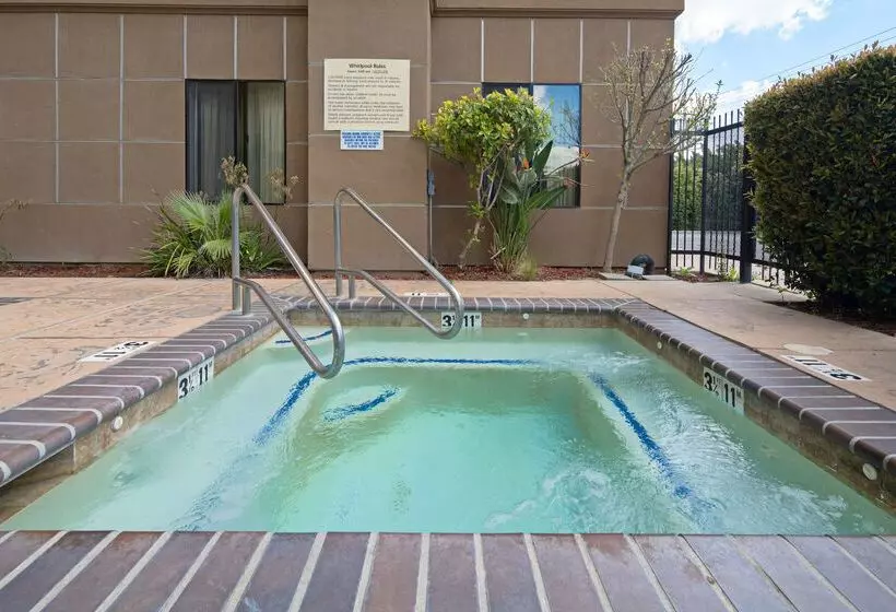 호텔 Hampton Inn Visalia