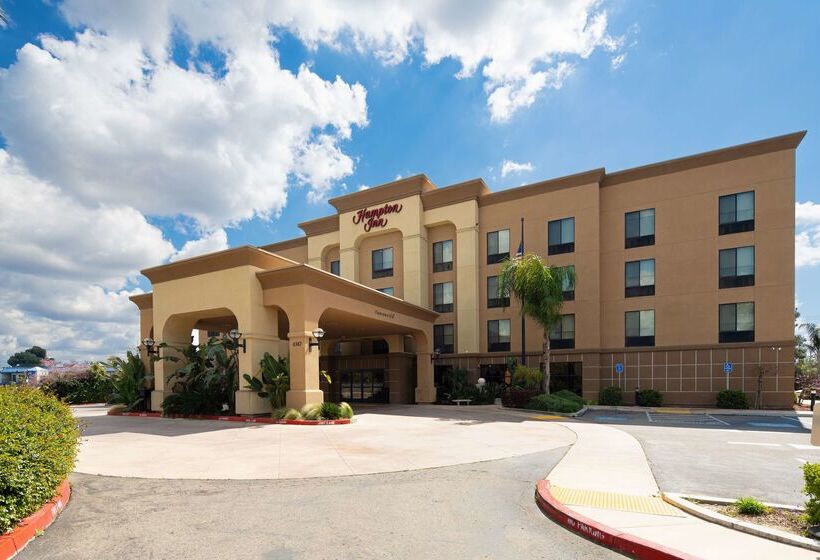 호텔 Hampton Inn Visalia