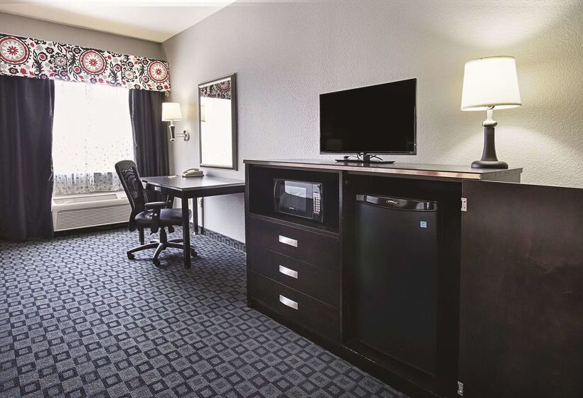 Отель La Quinta Inn & Suites By Wyndham South Dallas Hutchins