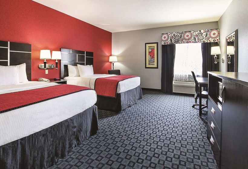 Отель La Quinta Inn & Suites By Wyndham South Dallas Hutchins