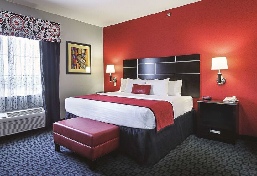 Отель La Quinta Inn & Suites By Wyndham South Dallas Hutchins