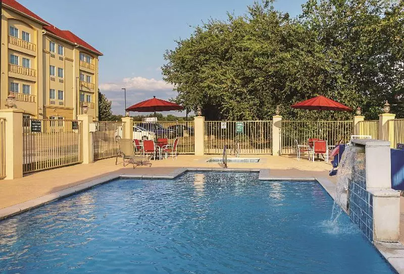 호텔 La Quinta Inn & Suites By Wyndham South Dallas Hutchins