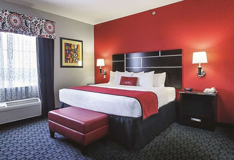 Отель La Quinta Inn & Suites By Wyndham South Dallas Hutchins