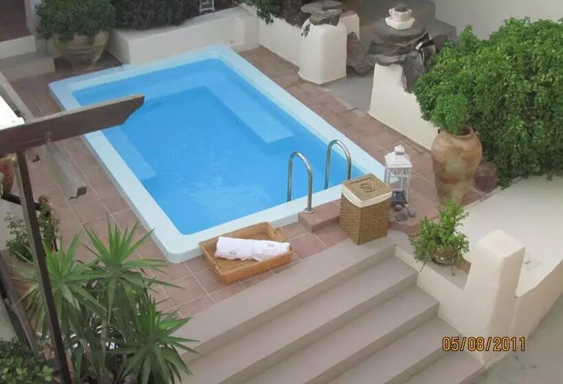 Hotel Lava Suites & Lounge