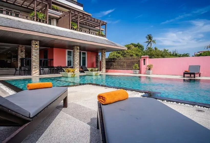 Ratana Hotel Chalong