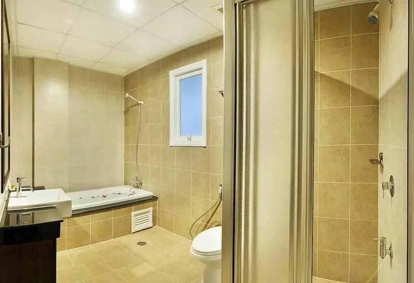 Ratana Hotel Chalong