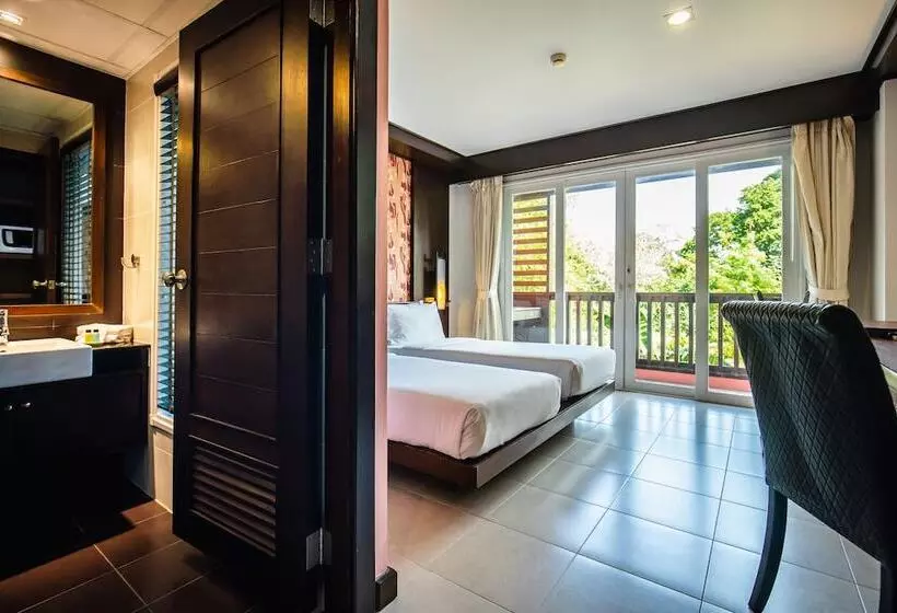 Ratana Hotel Chalong