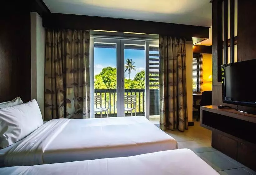 Ratana Hotel Chalong