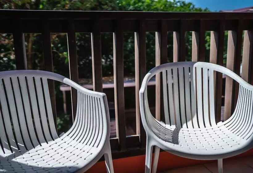 Ratana Hotel Chalong