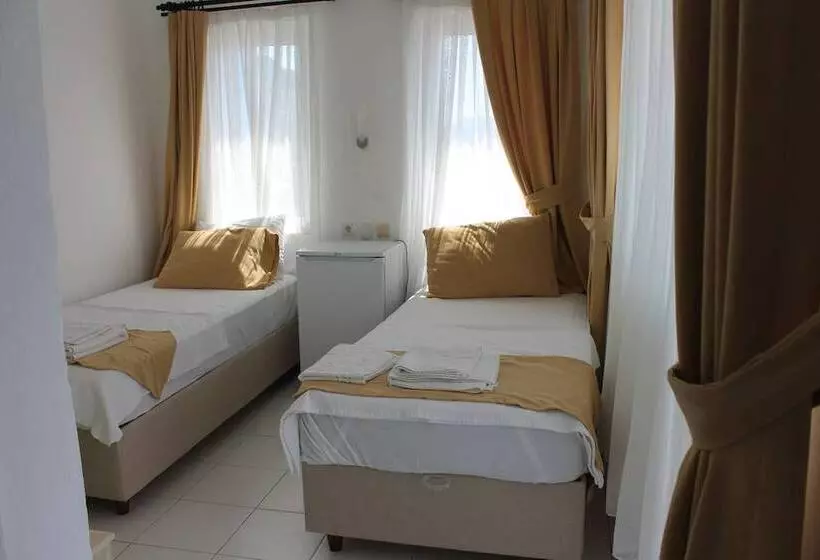 Hotel Saranda Beach Pansiyon