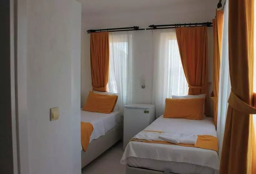 Hotel Saranda Beach Pansiyon