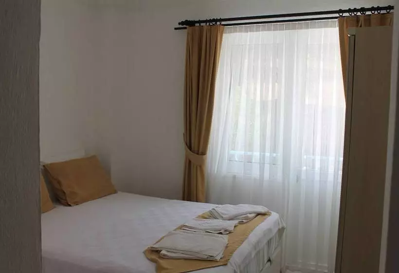 Hotel Saranda Beach Pansiyon