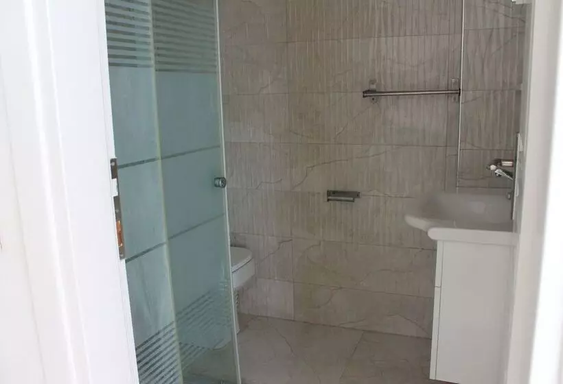 Hotel Saranda Beach Pansiyon