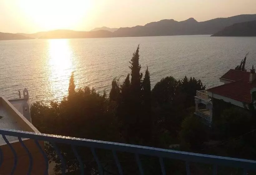 Hotel Saranda Beach Pansiyon
