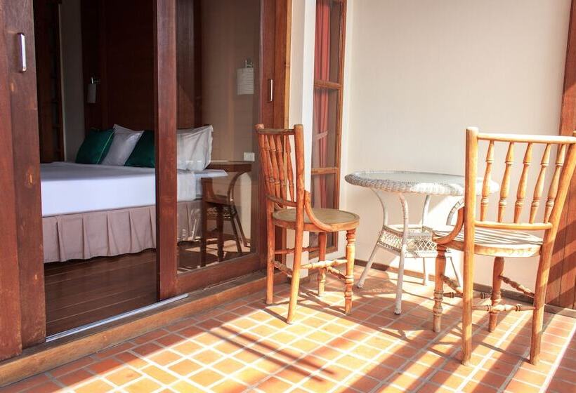 בית מלון כפרי Sasitara Residence