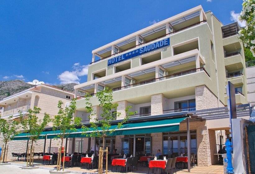 ホテル Saudade