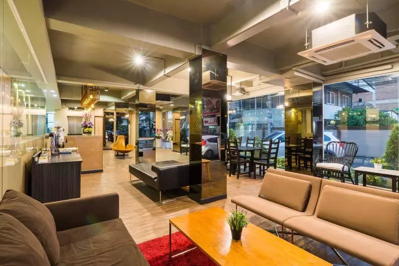 Hotelli Ton Aor Place