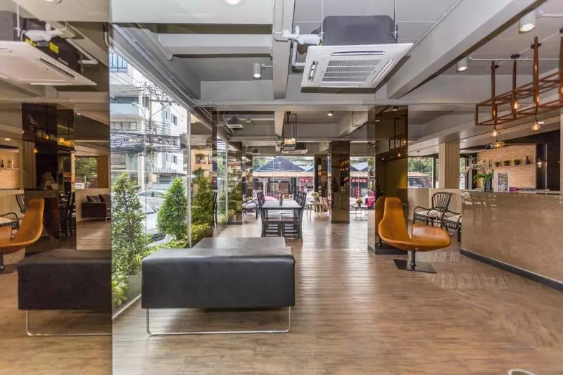 Hotelli Ton Aor Place