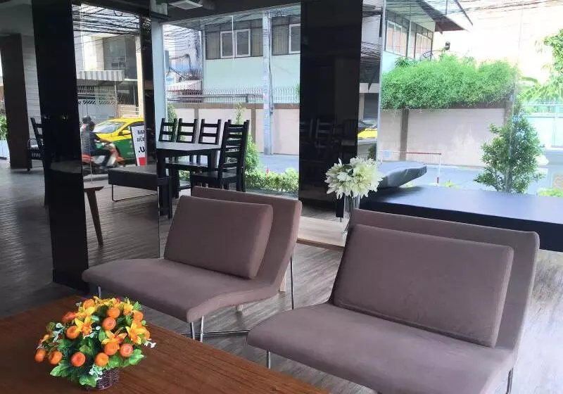 Hotelli Ton Aor Place