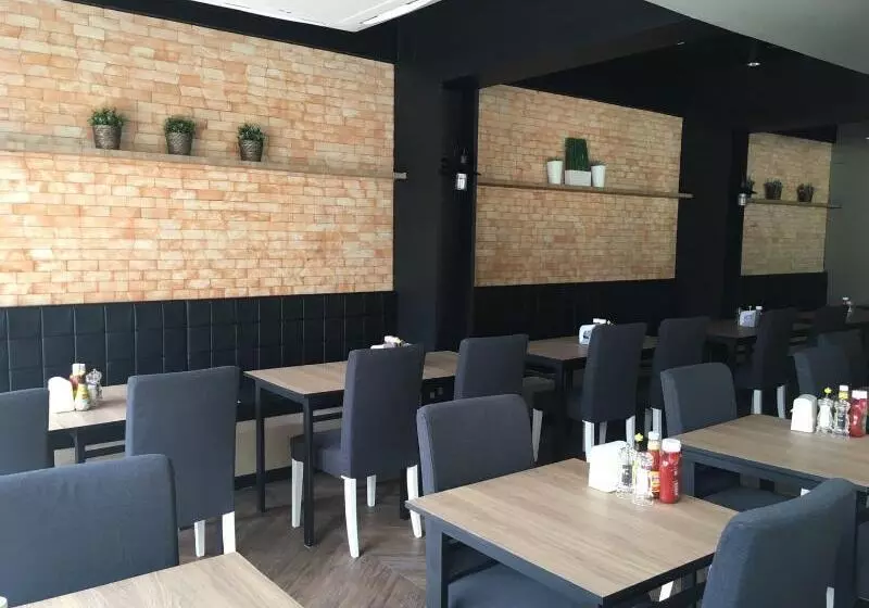 Hotelli Ton Aor Place