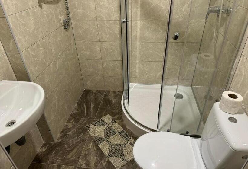 فندق Tsisar Bankir