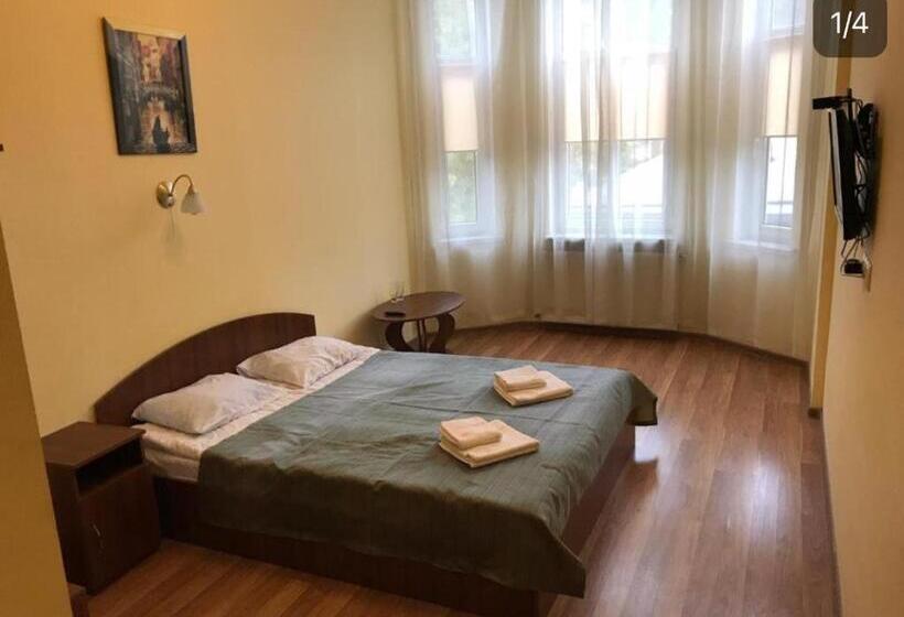 فندق Tsisar Bankir