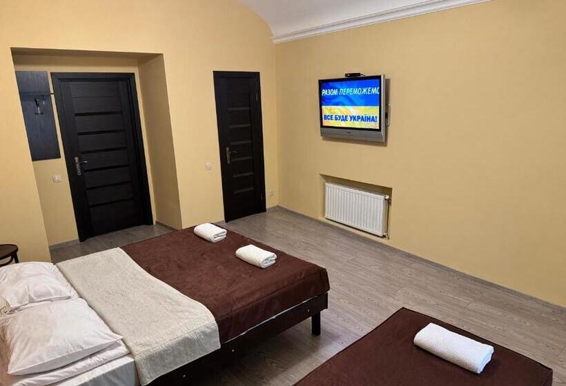 فندق Tsisar Bankir