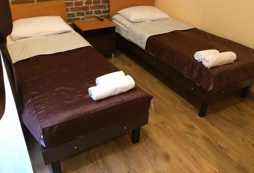 فندق Tsisar Bankir