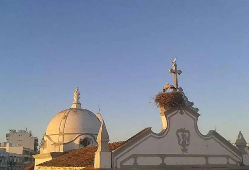 Majatalo Olhãomirante Guesthouse