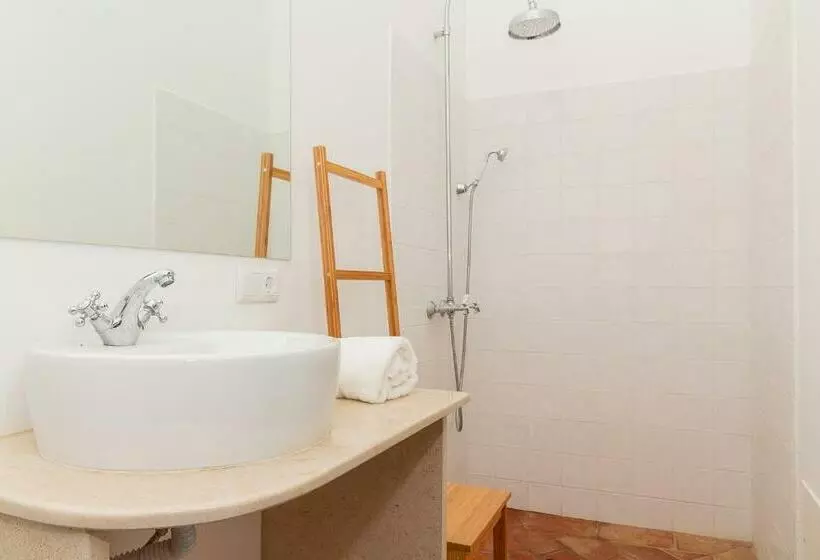 Majatalo Olhãomirante Guesthouse