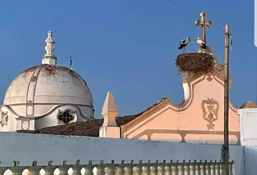 Majatalo Olhãomirante Guesthouse