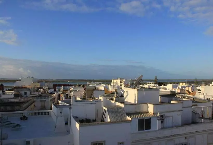 Majatalo Olhãomirante Guesthouse