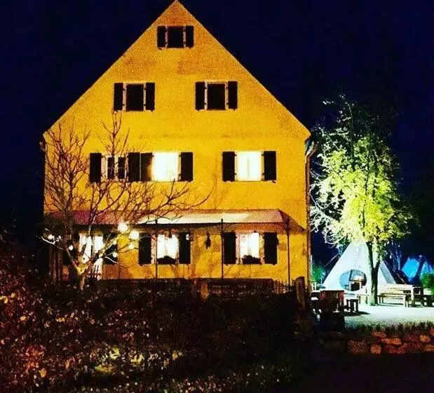 Retkeilymaja Bräustüberl Schönbrunn