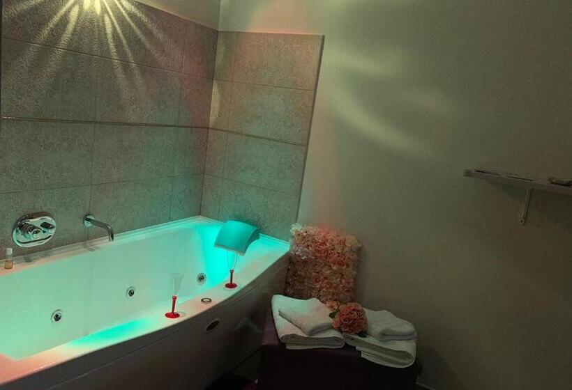 مبيت وإفطار Manfredoniajacuzzi