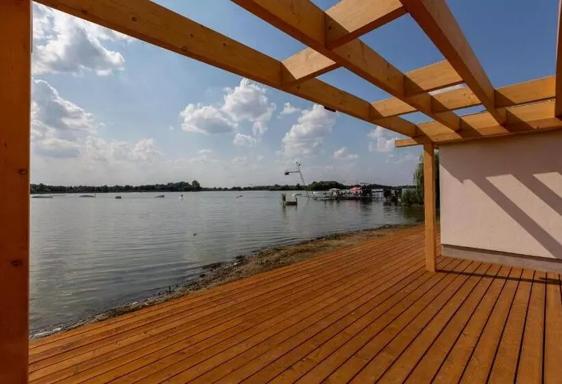 Halfarock Vízi Erdei Apartmanház