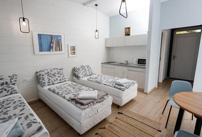 Halfarock Vízi Erdei Apartmanház