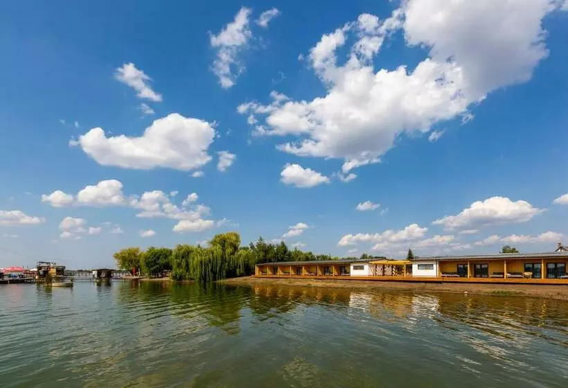 Halfarock Vízi Erdei Apartmanház