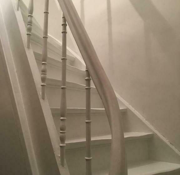 تختخواب و صبحانه Margaretha S Room