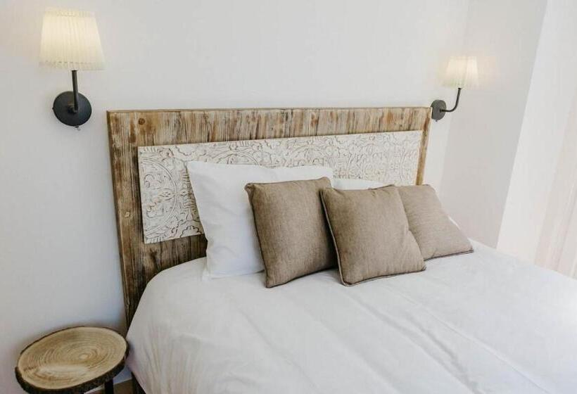 بنسيون Casa Roaz