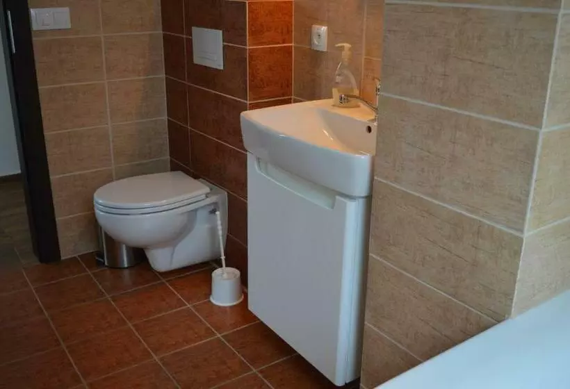 ペンション Ubytovanie Luky