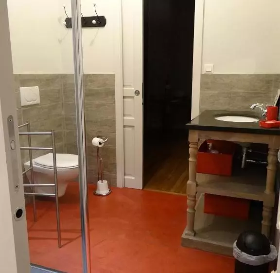 ベッドアンドブレックファースト Les Tilleuls   Chambres D Hôtes   La Rochefoucauld