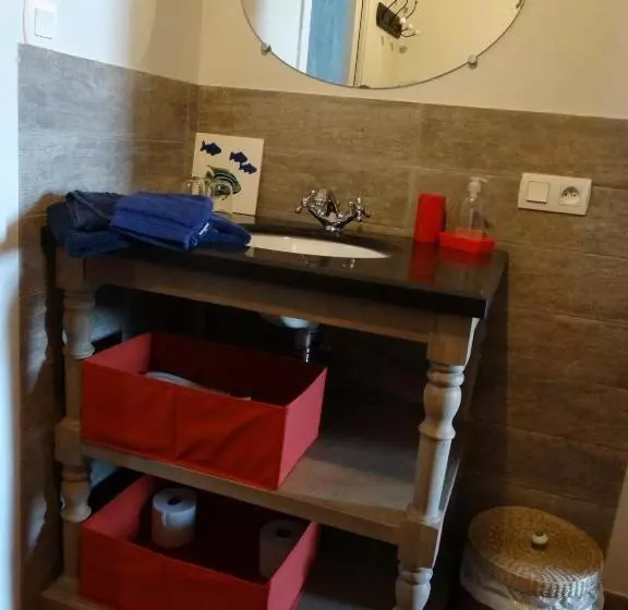 ベッドアンドブレックファースト Les Tilleuls   Chambres D Hôtes   La Rochefoucauld